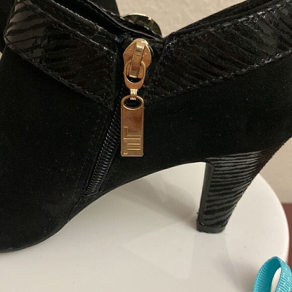 London Fog Black Suede Ankle Zipper Ankle 6M - Picture 6 of 8